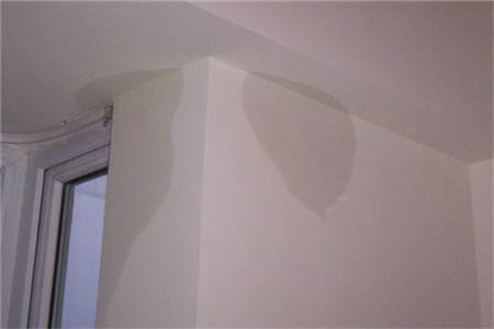 克孜勒苏柯尔克孜楼下漏水一定是自己家水管漏水吗